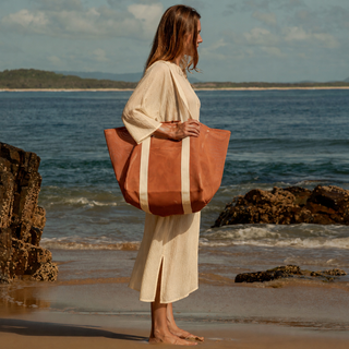 Mesh Beach Bag in Tierra Clay